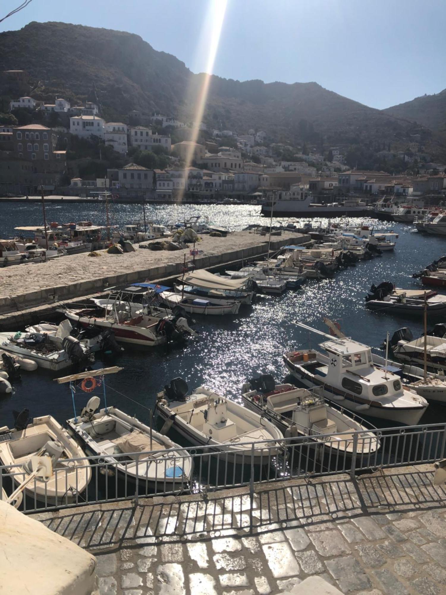 Hydra'S View Apartment Luaran gambar
